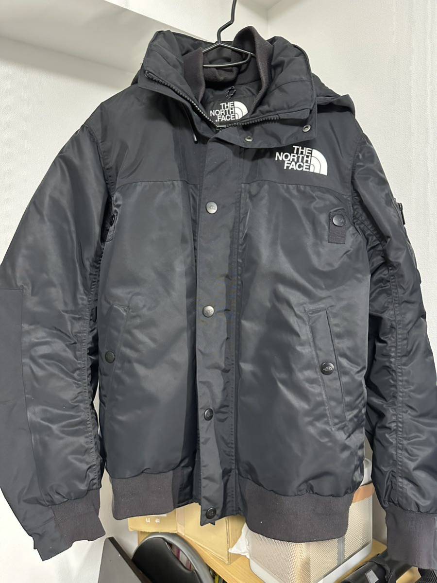 THE NORTH FACE ザノースフェイス×sacai BOMBER JACKET NF0A3L7N サカイ ボンバーダウンジャケット ブラックSの画像1