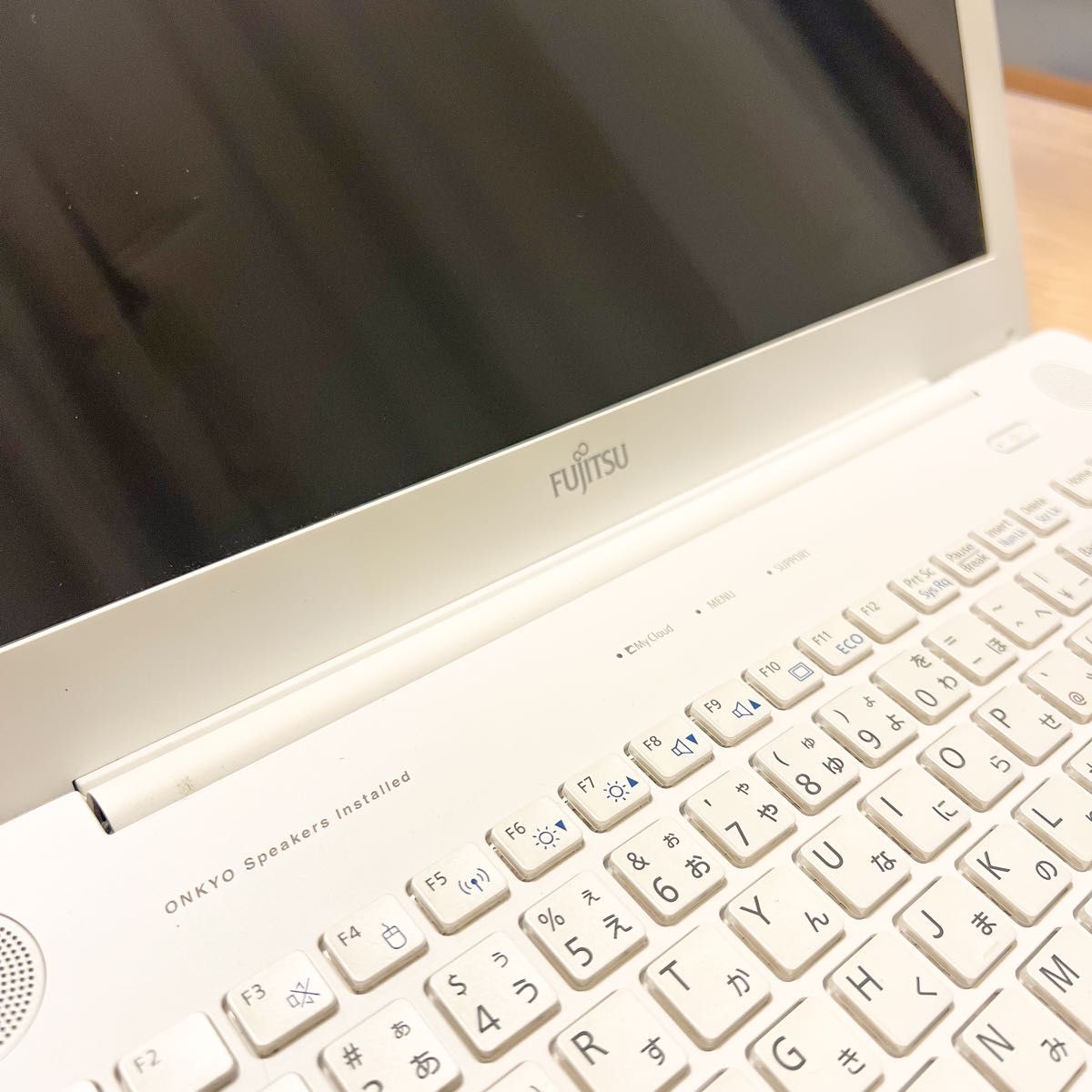 core i7 FUJITSU 富士通 ノートパソコン 白 ホワイト メモリ8GB core i7 FUJITSU 富士通 ノートパソコン 白 ホワイト メモリ8GB
