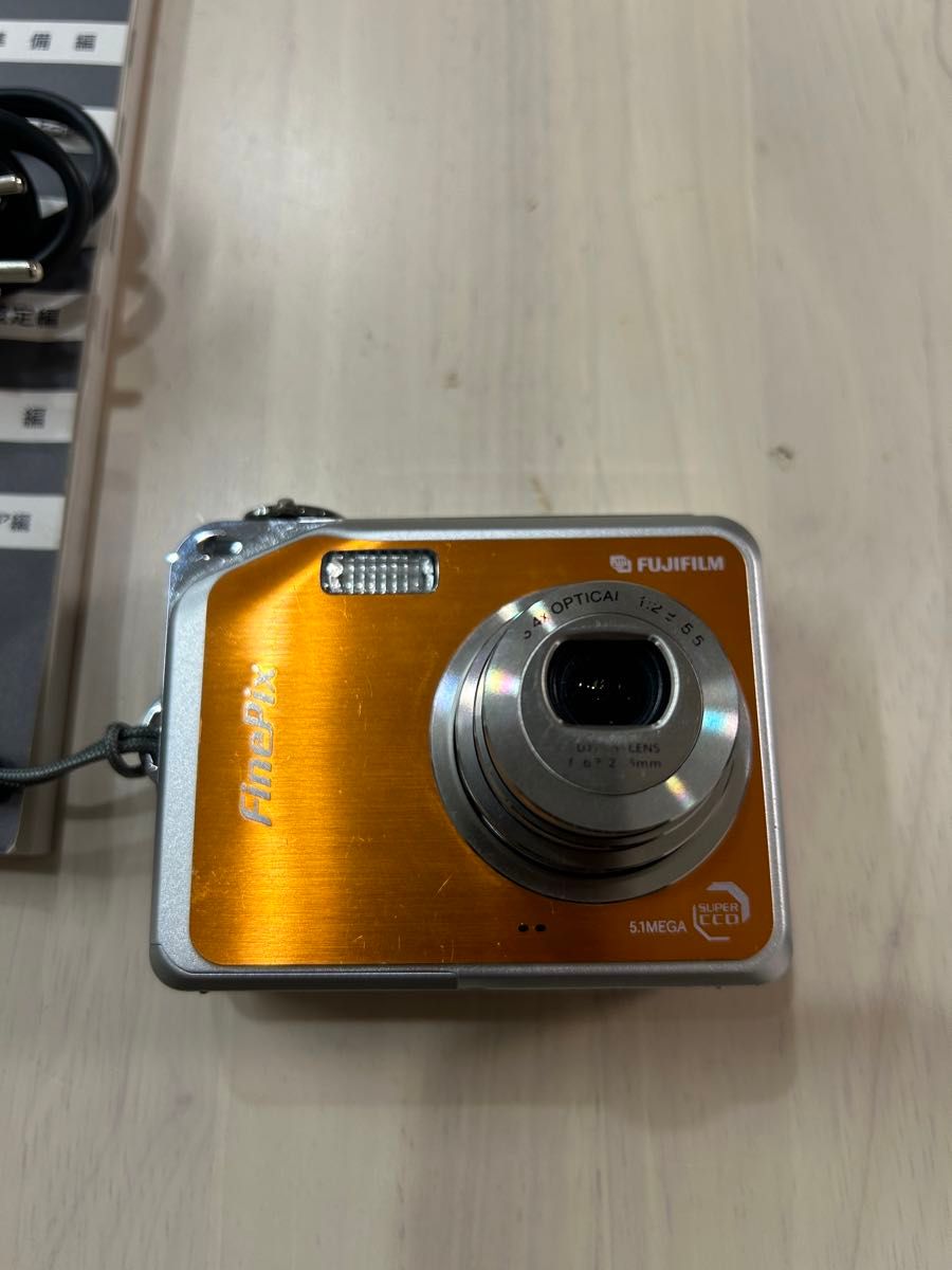 中古品 FUJIFILM FINEPIX V10 動作確認済 取説 充電ケーブル 中古品 FUJIFILM FINEPIX V10 動作確認済 取説 充電ケーブル