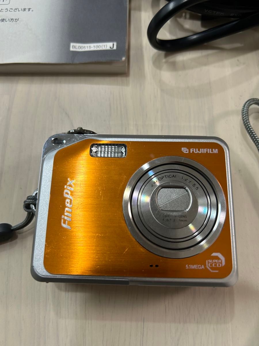 中古品 FUJIFILM FINEPIX V10 動作確認済 取説 充電ケーブル 中古品 FUJIFILM FINEPIX V10 動作確認済 取説 充電ケーブル