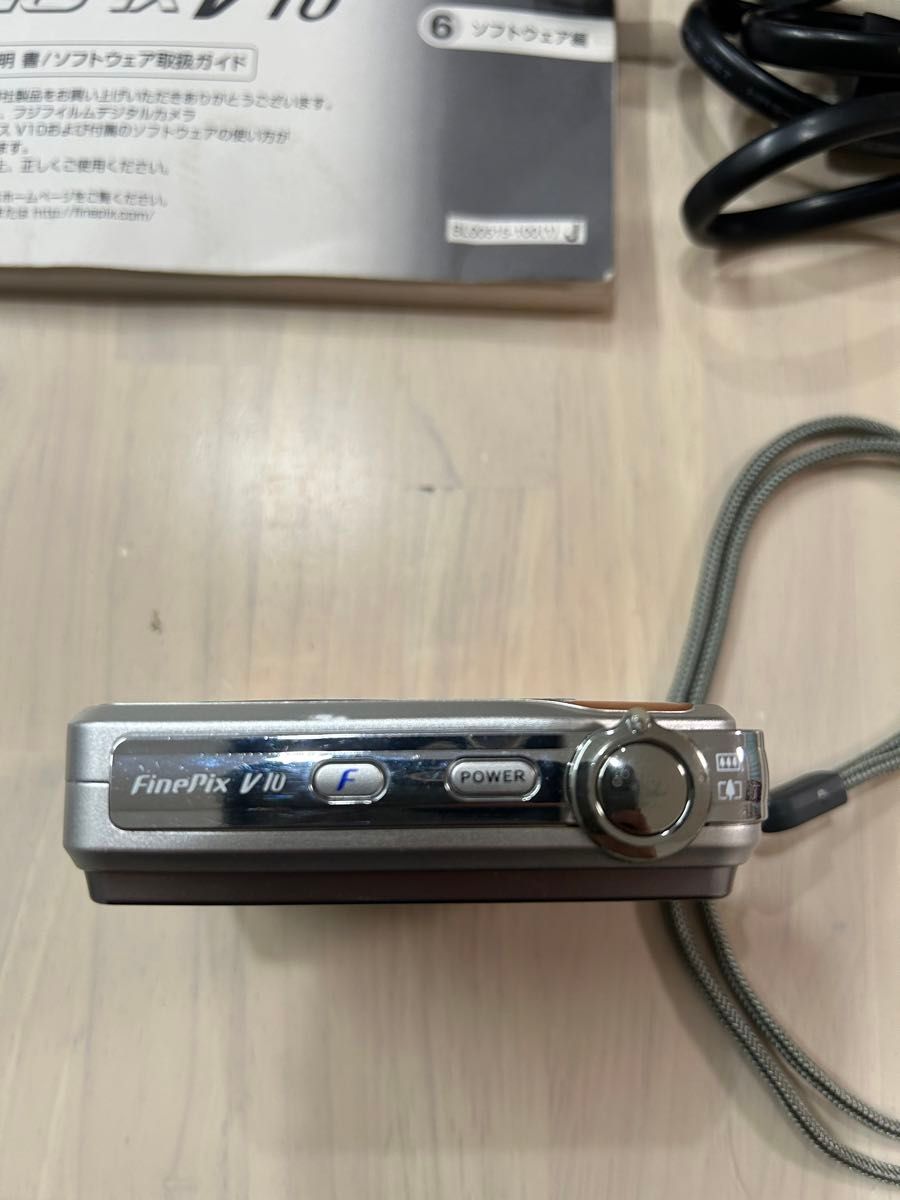 中古品 FUJIFILM FINEPIX V10 動作確認済 取説 充電ケーブル 中古品 FUJIFILM FINEPIX V10 動作確認済 取説 充電ケーブル
