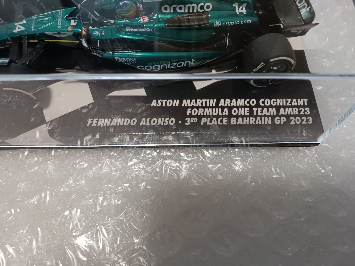 ミニチャンプス1/43 アストンマーティンアラムコ　コグニザント AMR23 F.アロンソ　直筆サイン入り　3RD PLACE BAHRAIN GP 2023_画像2