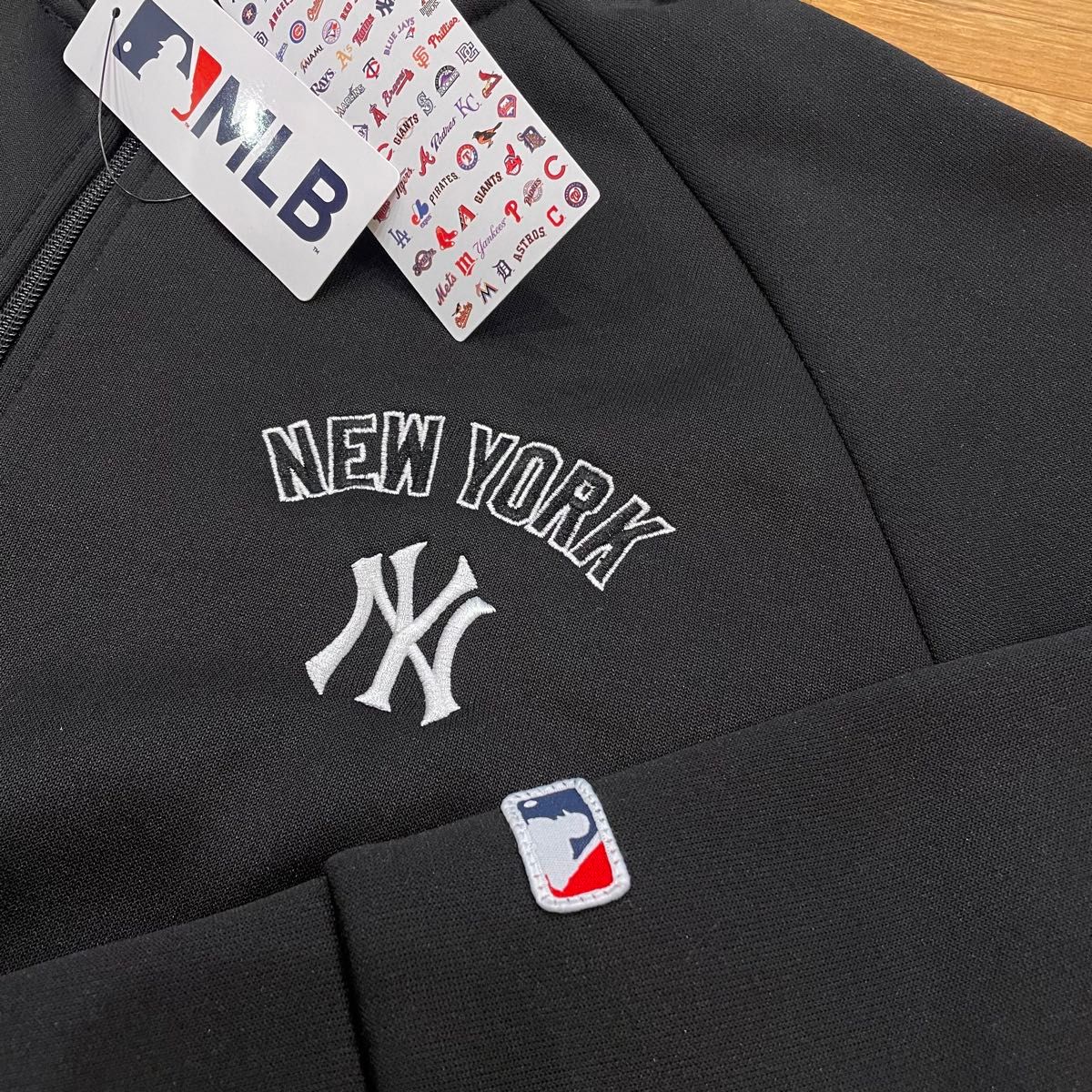 希少 【L】MLB公式 ヤンキース 裏起毛トラックジャケット&パンツ 希少 【L】MLB公式 ヤンキース 裏起毛トラックジャケット&パンツ