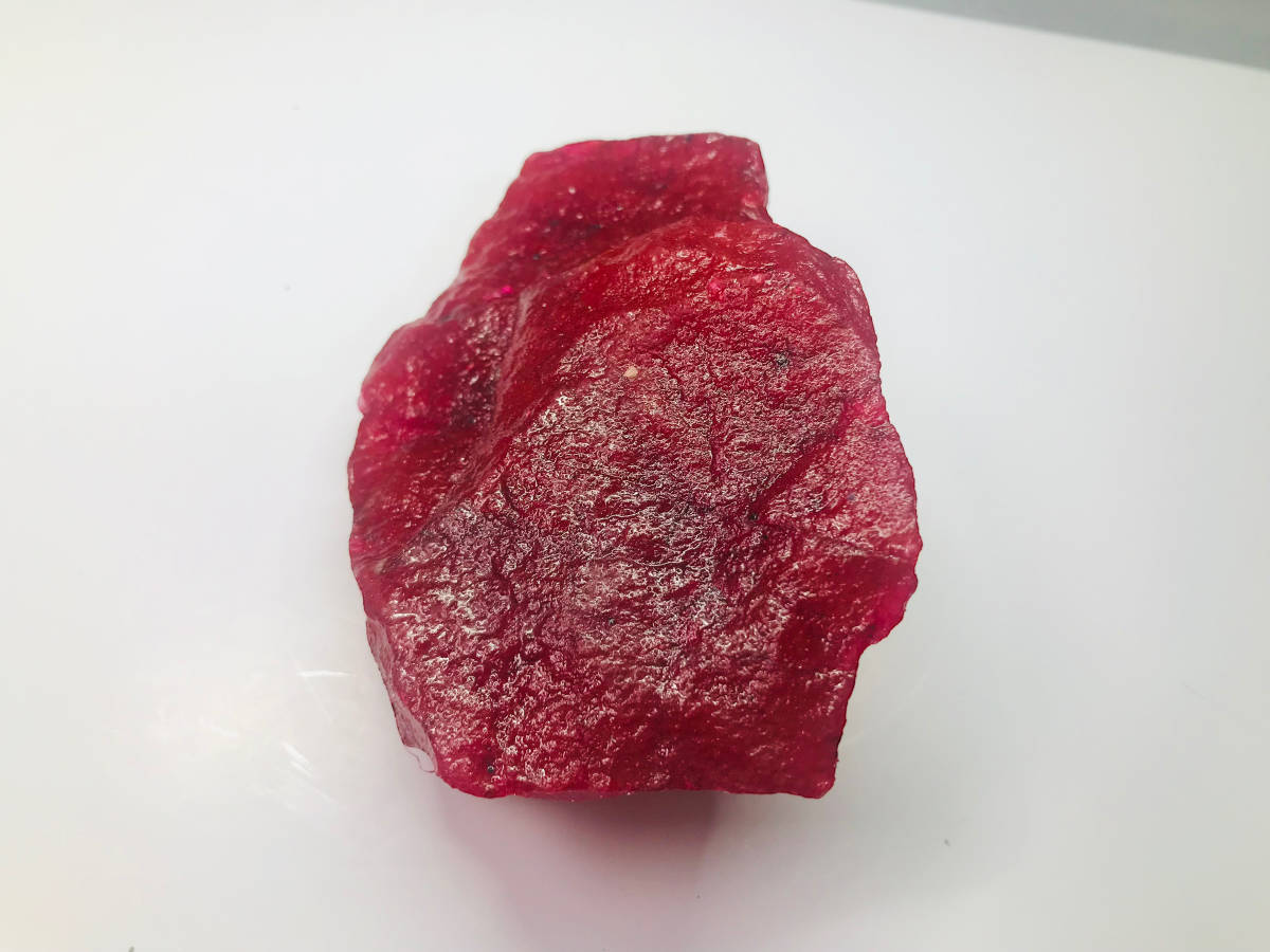 【大地のパワー絶大】天然ルビーコランダム 原石 1500.25Ct Ruby 天然石 パワーストーン 鑑別書付き ソーティング Corundum 宝石 鑑賞石_画像5