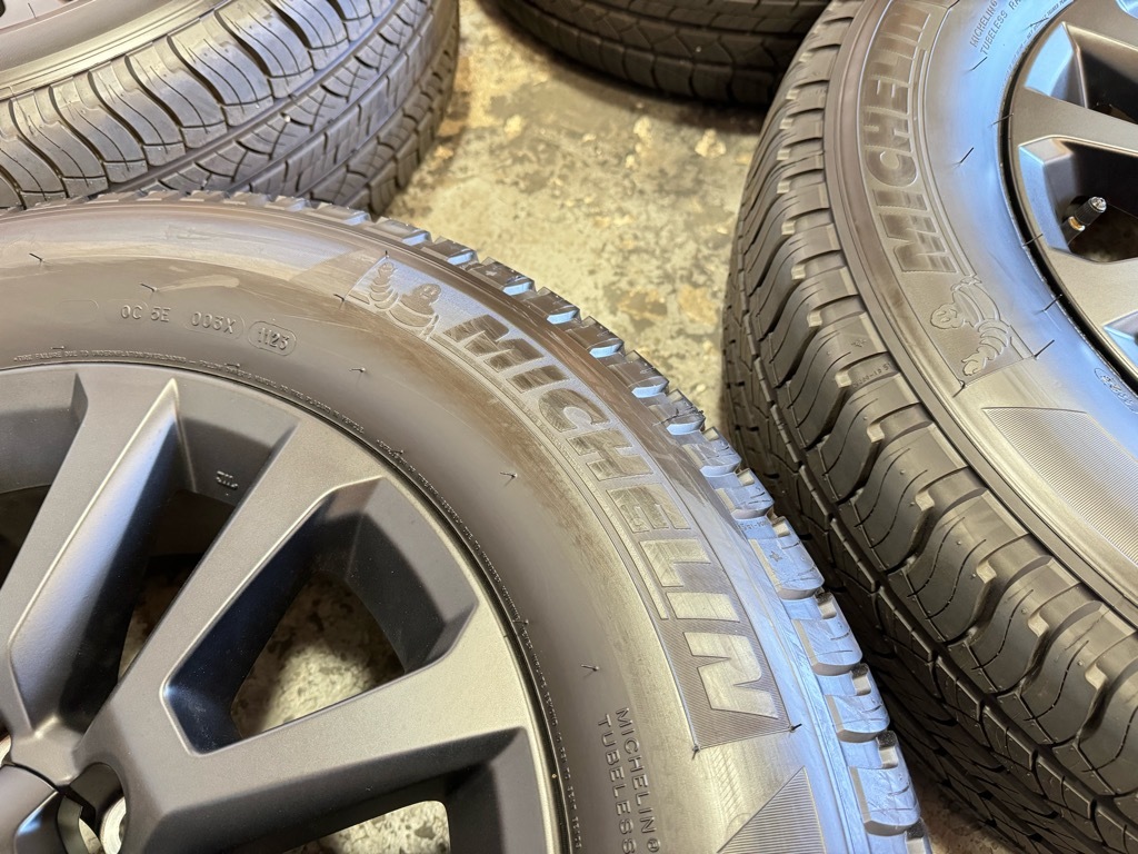 ランクル150プラド 純正ホイールタイヤセット マッドブラックED ランクル150プラド 純正ホイールタイヤセット マッドブラックED