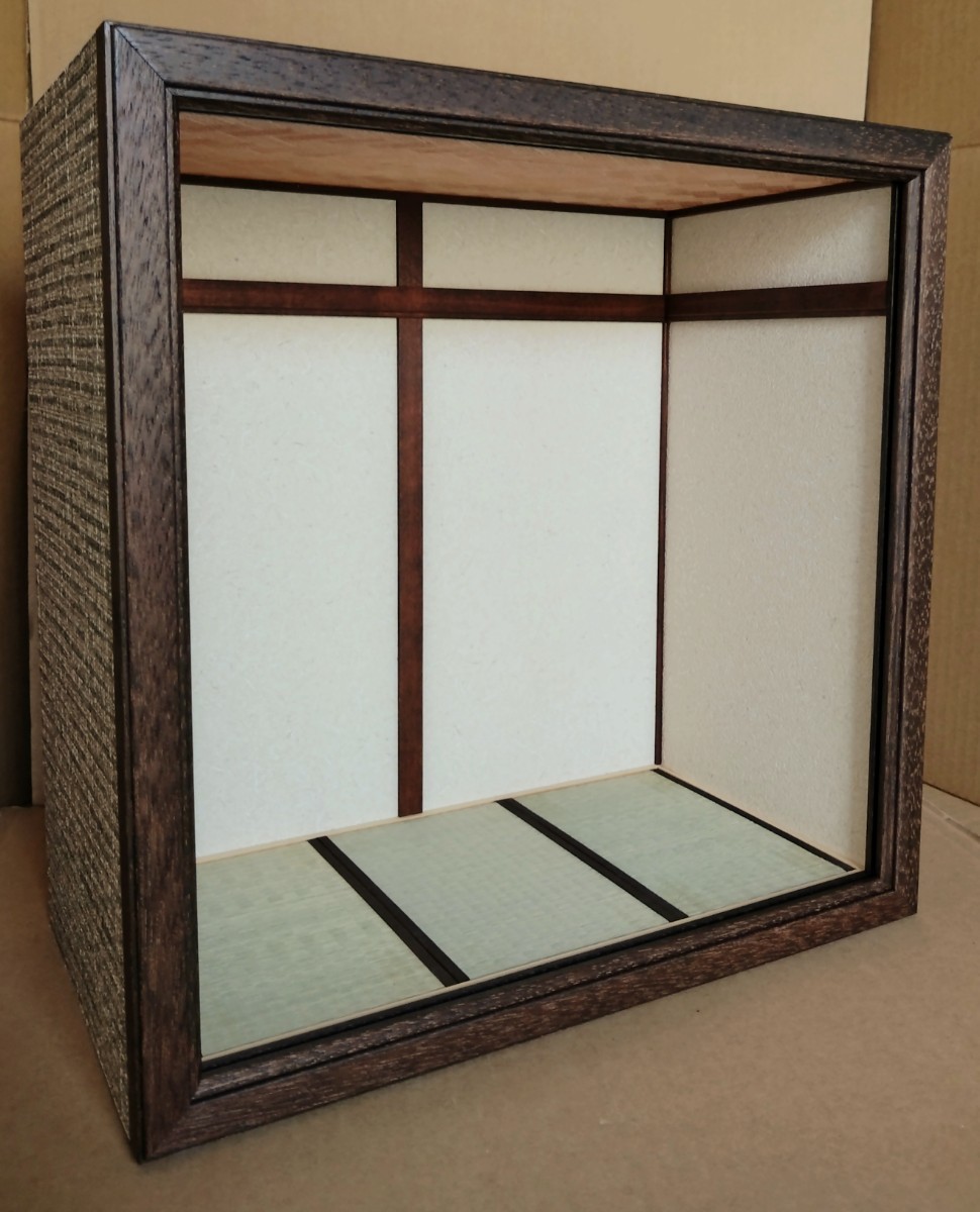 【数々のアワードを受賞】 人形ケース・ドールハウス(和室・大/薄茶色壁・茶色柱 ドールハウス