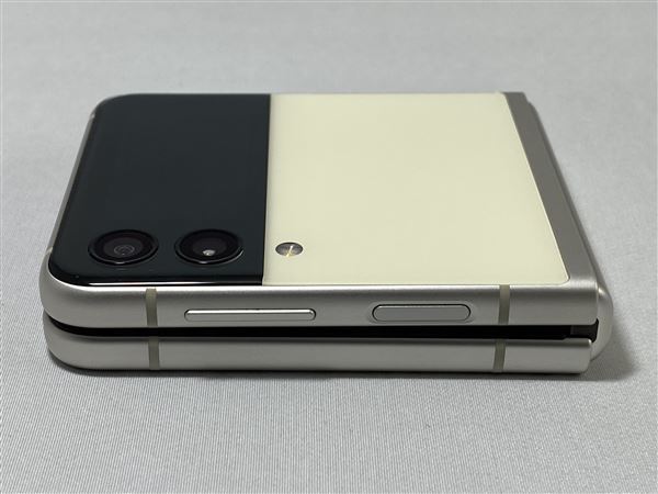 Galaxy Z Flip3 5G SC-54B[128GB] docomo クリーム【安心保証】_画像8