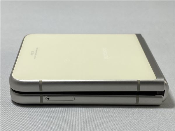 Galaxy Z Flip3 5G SC-54B[128GB] docomo クリーム【安心保証】_画像9