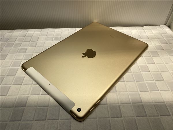 iPad 9.7インチ 第5世代[32GB] セルラー au ゴールド【安心保 …_画像5