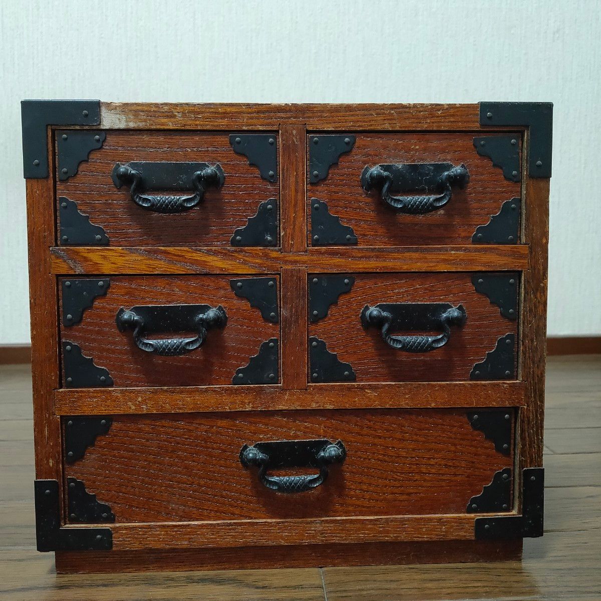 昭和レトロ 木製 三段 小箪笥 時代箪笥 ミニタンス 和モダン 昭和レトロ 木製 三段 小箪笥 時代箪笥 ミニタンス 和モダン