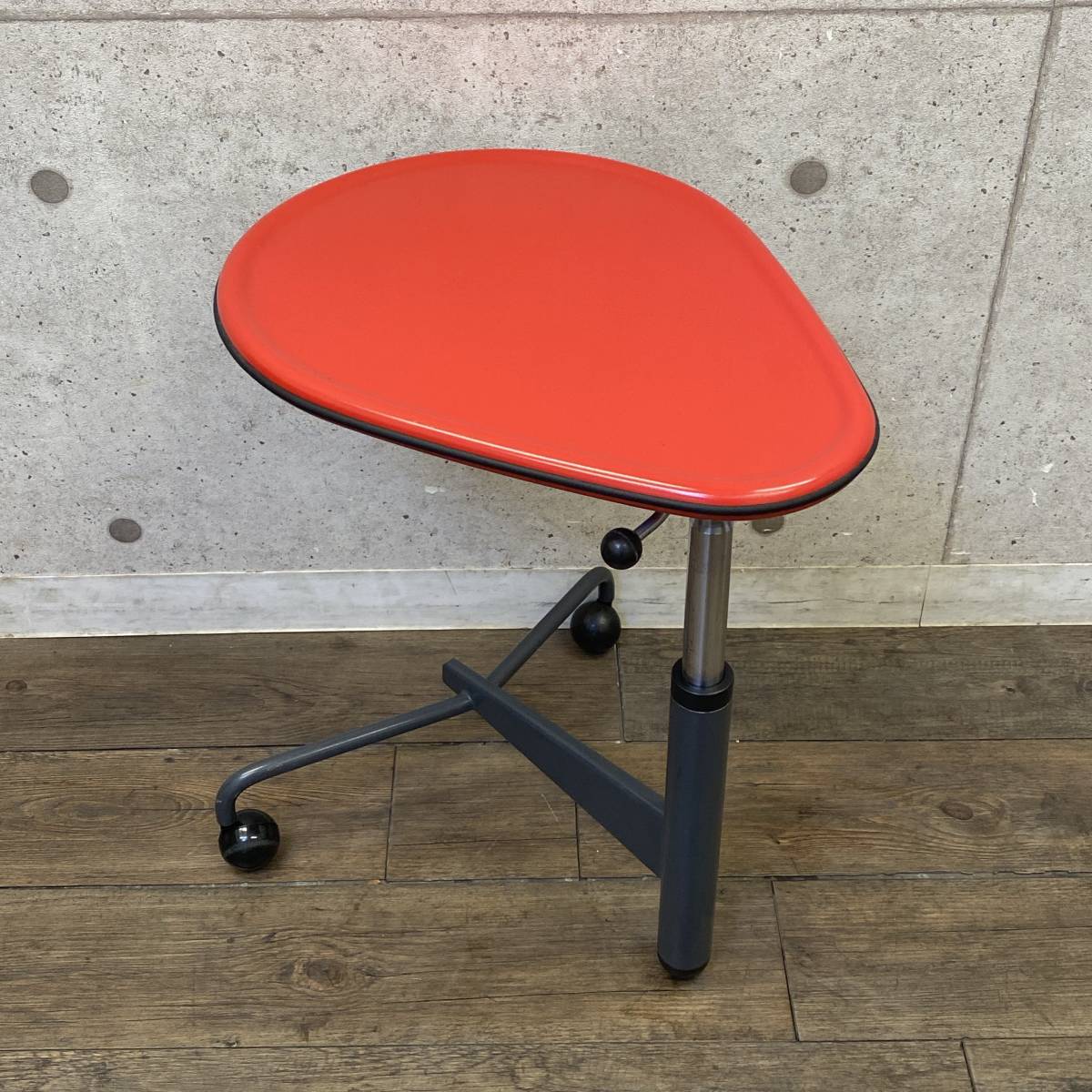 カッシーナixc. イタリア FLOS 「KTRIBE F1」 フロアランプ カッシーナixc. イタリア FLOS 「KTRIBE F1」 フロアランプ
