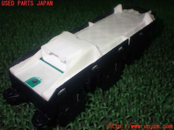 1UPJ-88766240]カローラ アクシオ(NZE164)右前パワーウィンドウスイッチ 中古_画像3