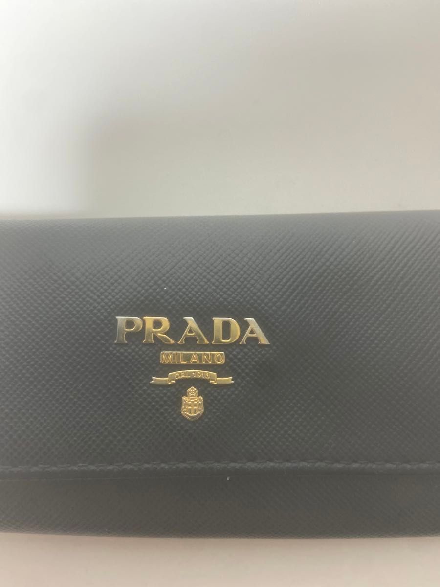 PRADA プラダ ブラック レザー　キーケース