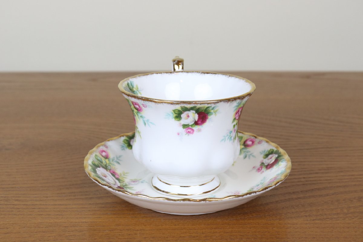 ロイヤルアルバート　セレブレーション　デュオ　カップ＆ソーサー　イギリス　ヴィンテージ　ROYAL ALBERT　セカンド品　L218_画像2