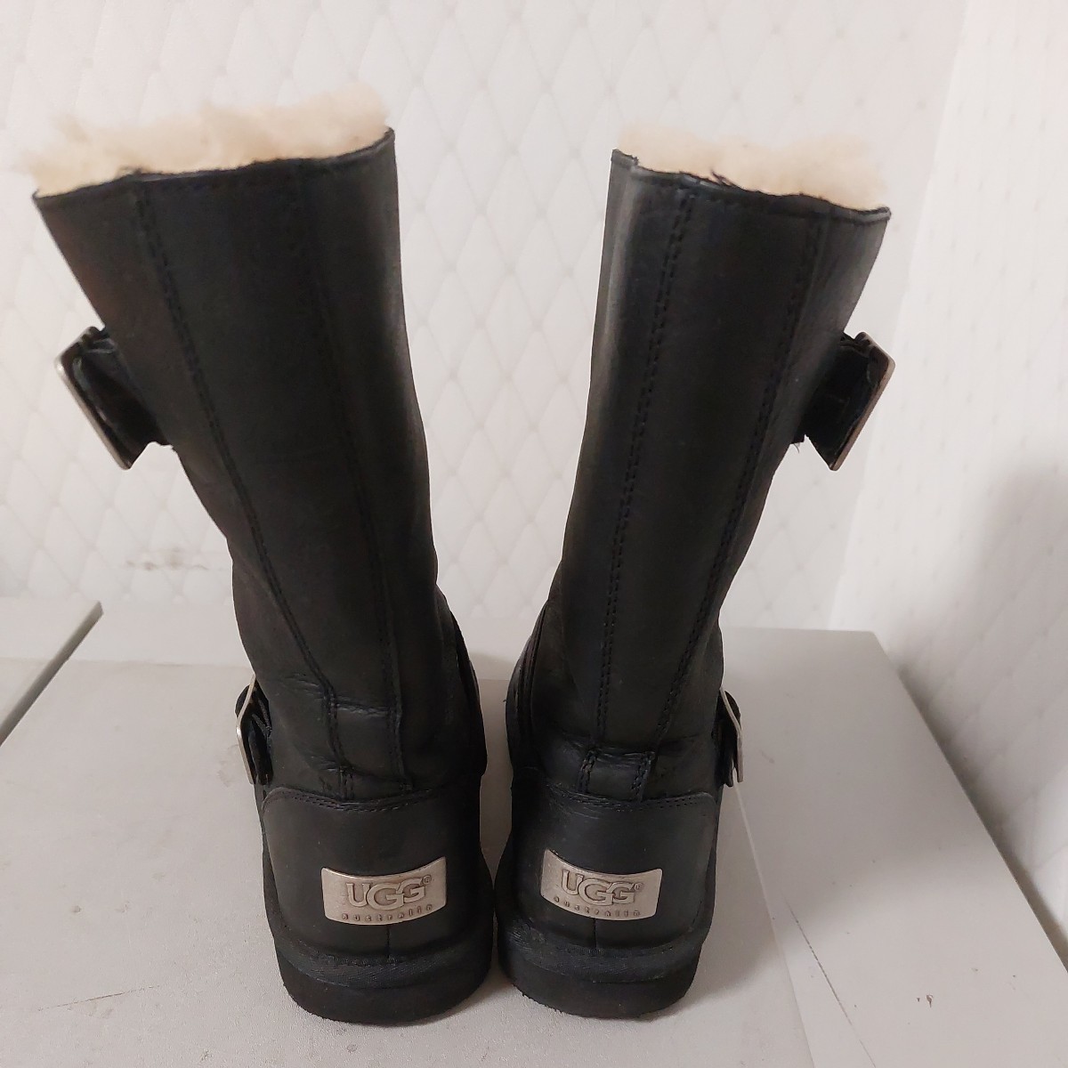 UGG девочка черный ботинки 36,22,0 размер б/у прекрасный товар 