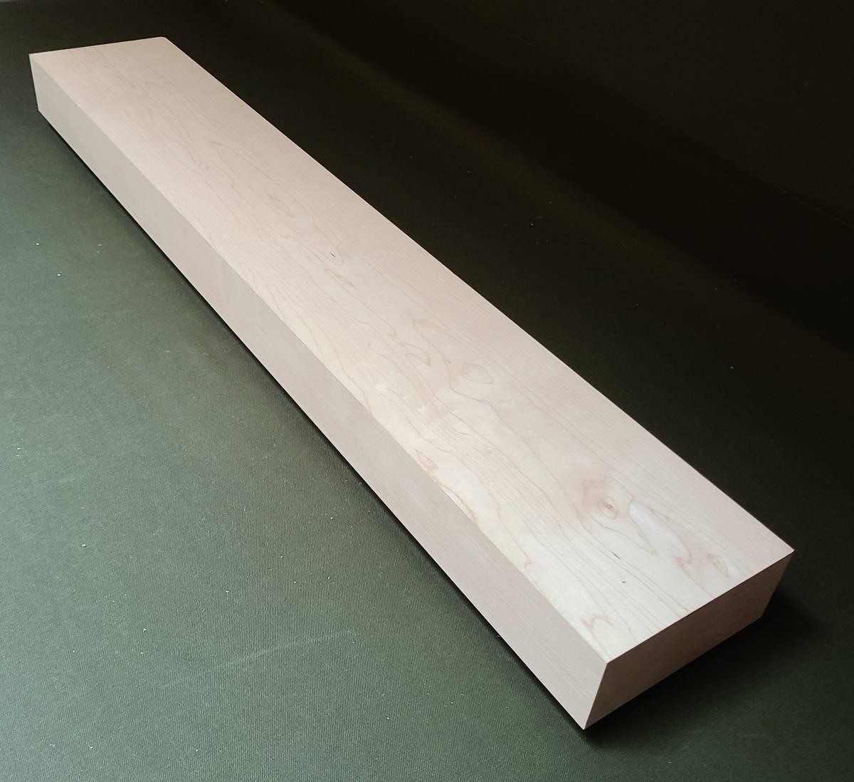 メープル ◆ 無垢ブロック プレナー加工品 楽器材 看板板 小物 彫刻材 銘木 DIY ◆（472）_画像1