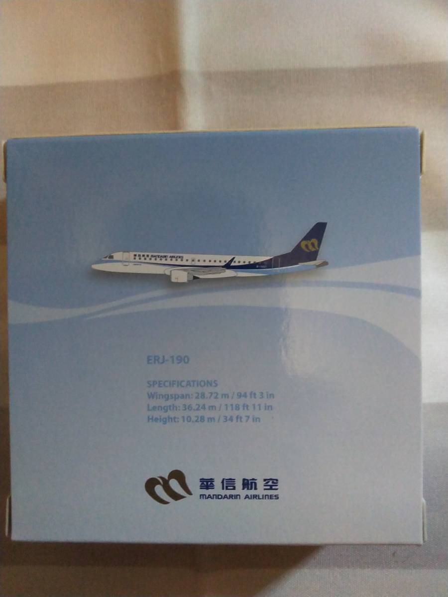 ＜新品・未開封＞　国際貿易　hogan　MANDARIN AIRLINES　華信航空　ERJ-190　1/500サイズ_画像3