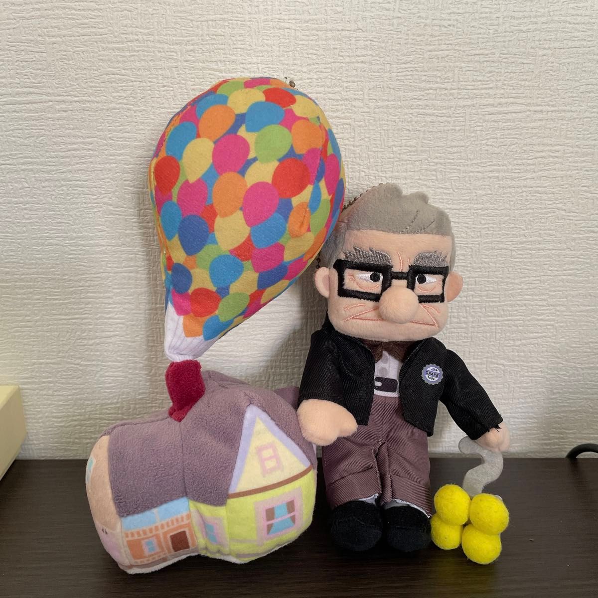 ディズニー ストア カールじいさんの空飛ぶ家 ペア キーチェーン ディズニー ストア カールじいさんの空飛ぶ家 ペア キーチェーン