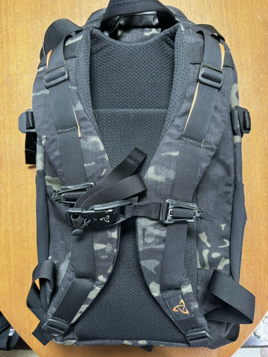新品未使用 Mystery Ranch x Carryology Spartanology 新品未使用 Mystery Ranch x Carryology Spartanology