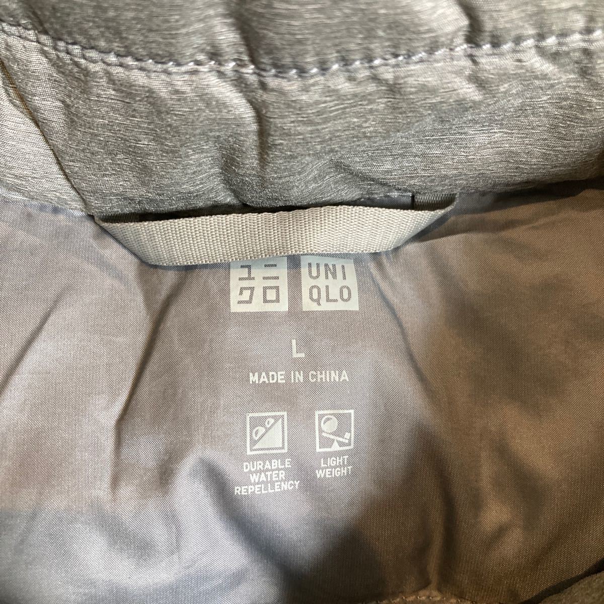 よ1296 UNIQLO ユニクロ ライトダウン ダウンベスト L レディース グレー 軽量ダウン コンパクトダウン インナーダウン_画像3