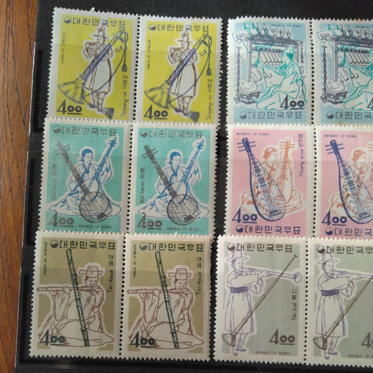 韓国切手です。年代は1962年から63年と思いますが、ハングル文字が読めません。長年しまって置いた切手です。しみ、やけ、汚れ等が有ります_画像3