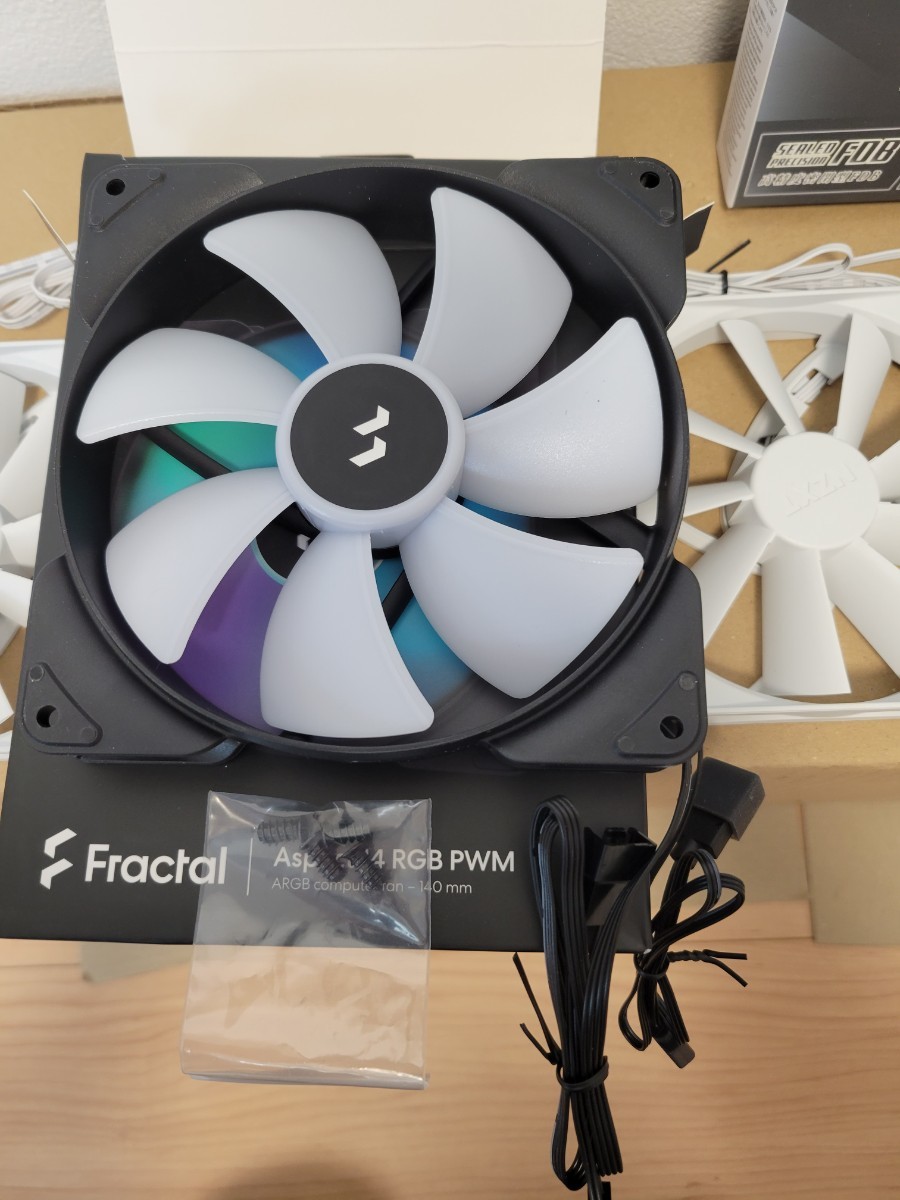 PCケースファン　Fractal aspect 14 RGB pwm　(未使用) 　&　scythe　120mm ファン(中古美品)　&　NZXT　120mmファン(ケース取り外し品)_画像6