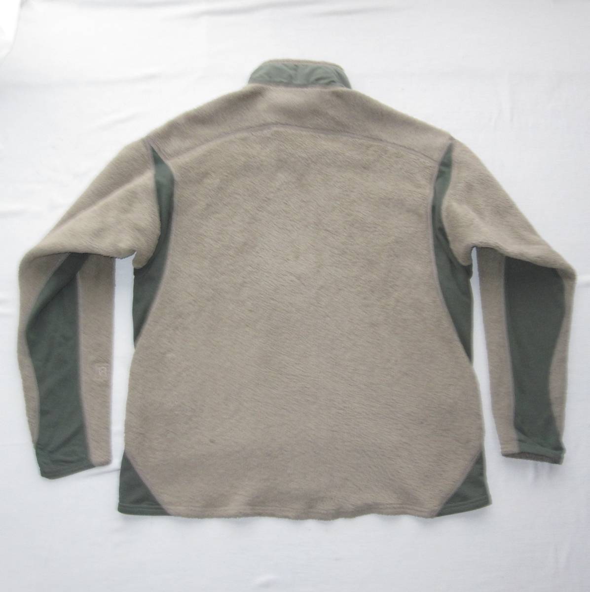 02 パタゴニア R2 ジャケット (XL) / レトロカーキ / USA製 02 パタゴニア R2 ジャケット (XL) / レトロカーキ / USA製