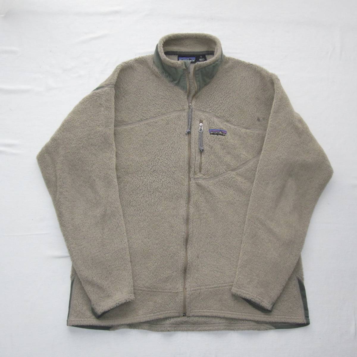 02 パタゴニア R2 ジャケット (XL) / レトロカーキ / USA製 02 パタゴニア R2 ジャケット (XL) / レトロカーキ / USA製