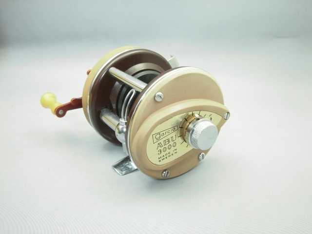 10430円 Abu Garcia ABU 3000【経年変化ヤケ有・元箱・取説 10430円 Abu Garcia ABU 3000【経年変化ヤケ有・元箱・取説