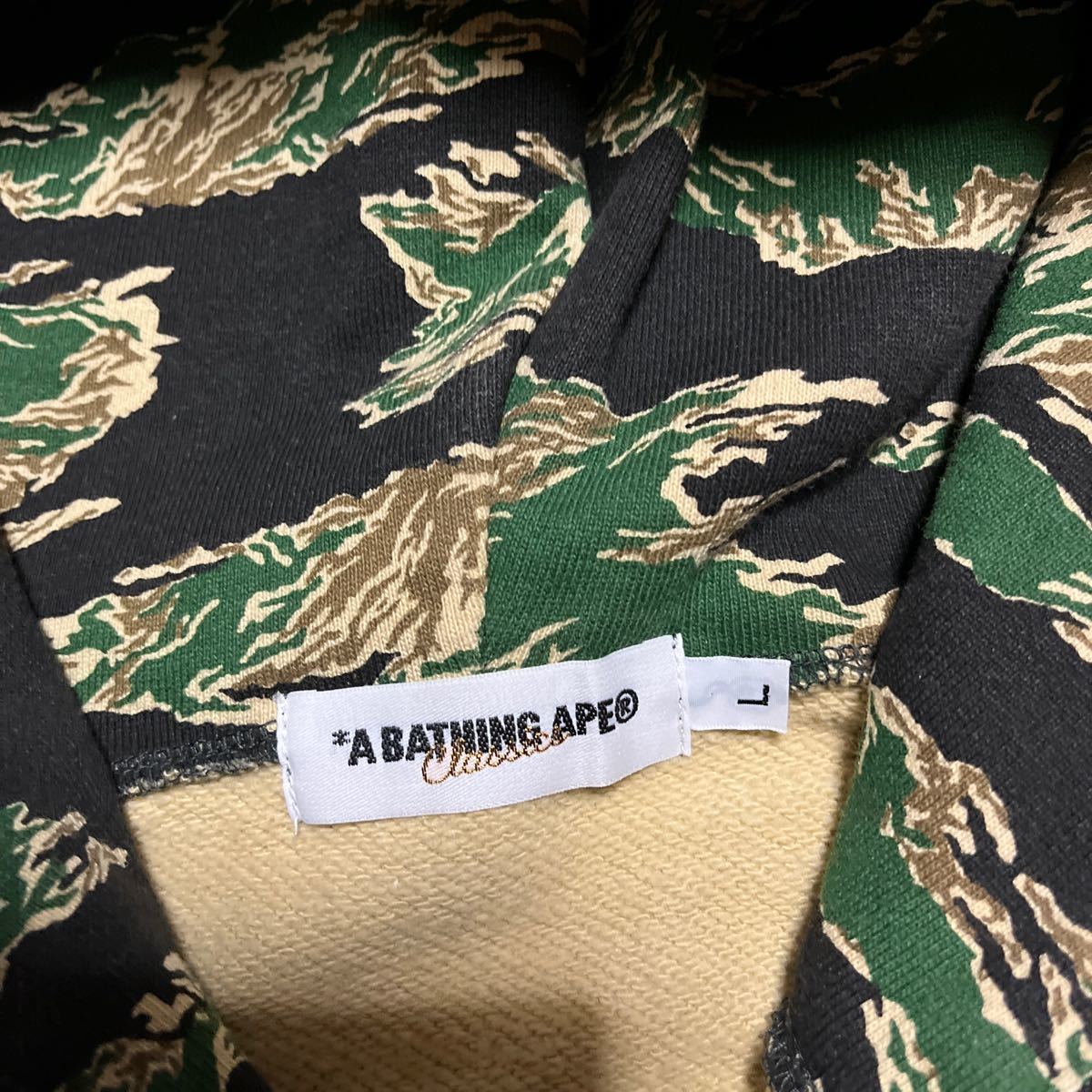 APE BAPE KAWS TIGER CAMO 迷彩　SHARK HOODIE タイガー　カモ　シャークパーカー　スウェット　L BABY MILO sta 虎　_画像4