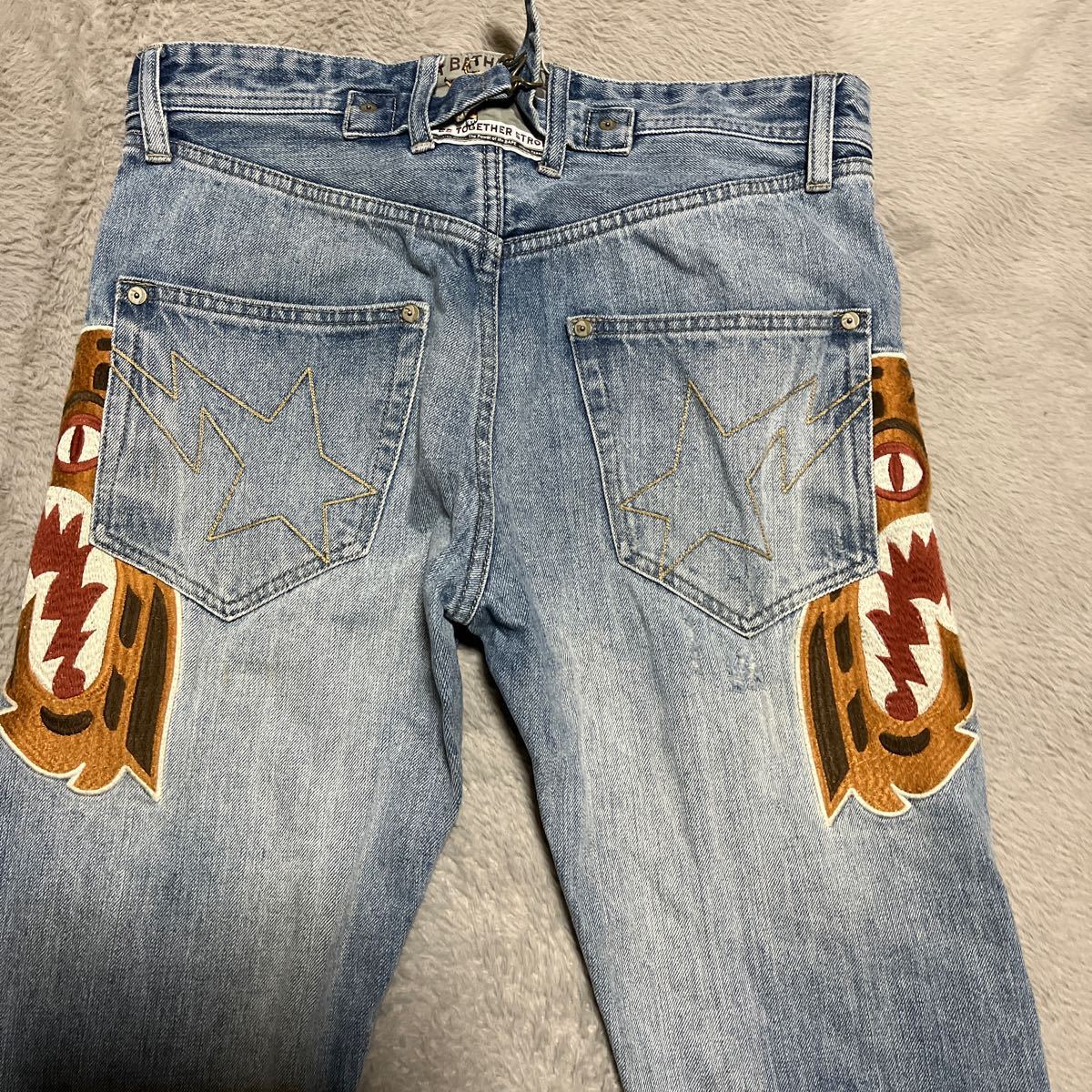 A BATHING APE BAPE KAWS TIGER SHARK PANTS シャーク デニム A BATHING APE BAPE KAWS TIGER SHARK PANTS シャーク デニム