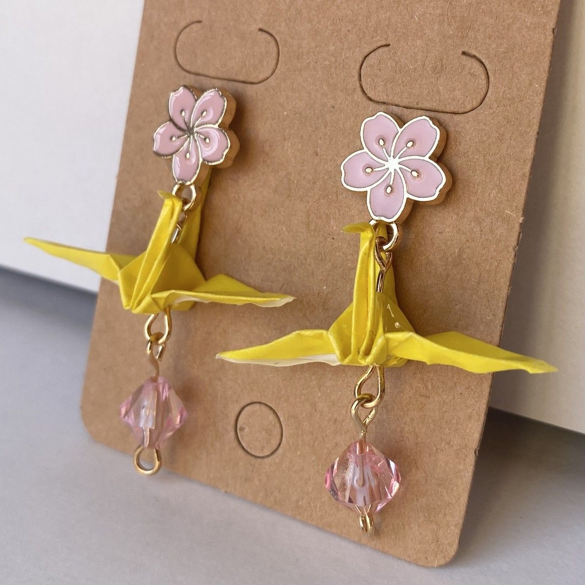 折り紙 折り鶴 桜 伝統 色紙 和風 手作り ハンドメイド アクセサリー ゴールド ビーズ ピアス orizuru origami