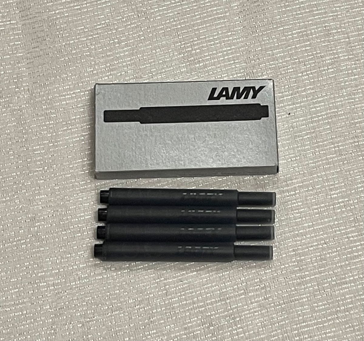 【箱付き】LAMY ラミー　万年筆　サファリ　ペン先M (中字) インク4本セット