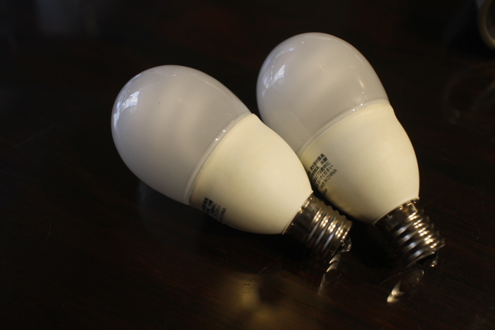 中古です　LED電球12個 /E26 /E17/ E11(ハロゲン互換)+ 電球型蛍光灯2個E17、セットで。_画像4