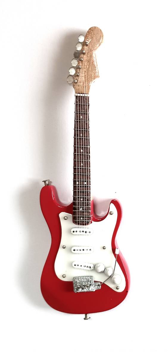 STRATOモデルミニチュアギター15 cm赤。ミニ楽器_画像1