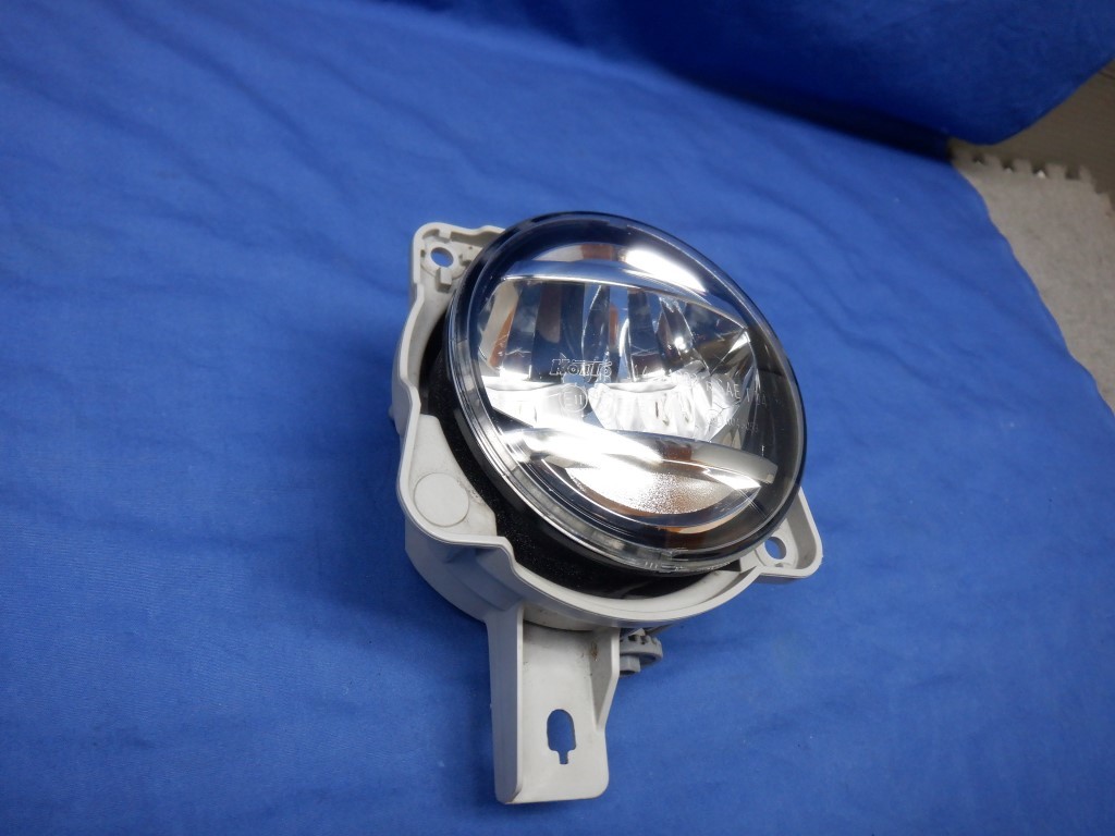 ムーブカスタム　LA150S/LA160S　後期　右フォグランプ　LED　114-11092 (Z9344)_画像3