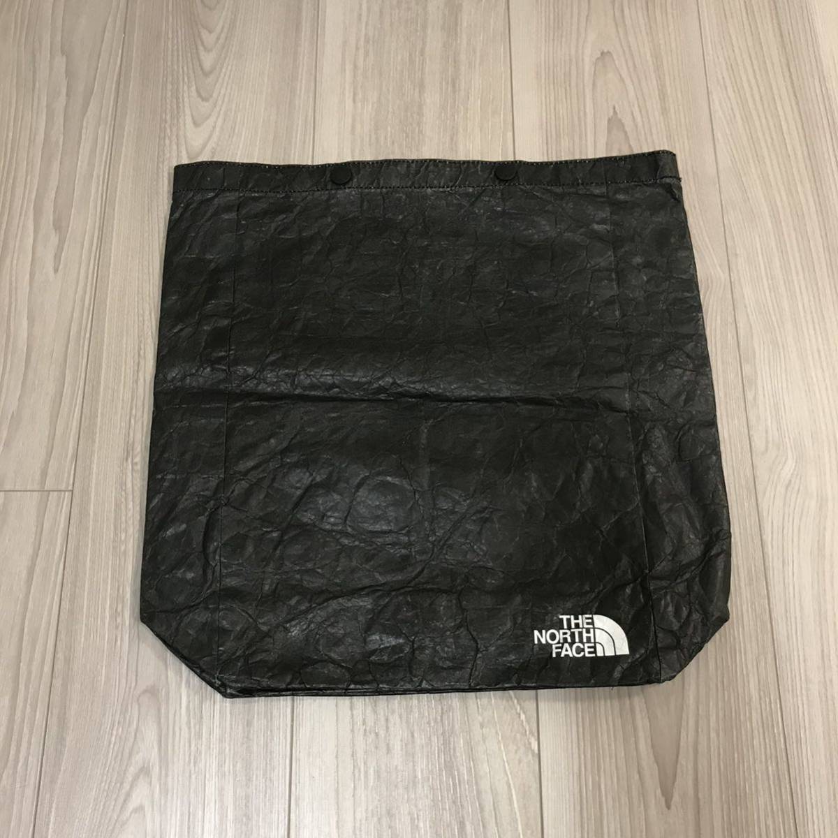 THE NORTH FACE TECH PAPER ROLL BC BAG ノースフェイス テック ペーパー ロール クラッチ バッグ ポーチ トート ランチ ショッピング 黒