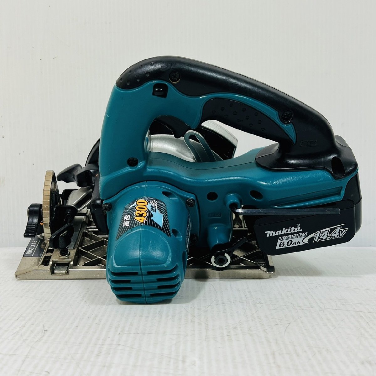 ★おまけ付き 美品 makita マキタ 125mm 充電式マルノコ SS540D 充電器 バッテリー付き コードレス 丸のこ 丸鋸 領収OK w0113-8-6b_画像3