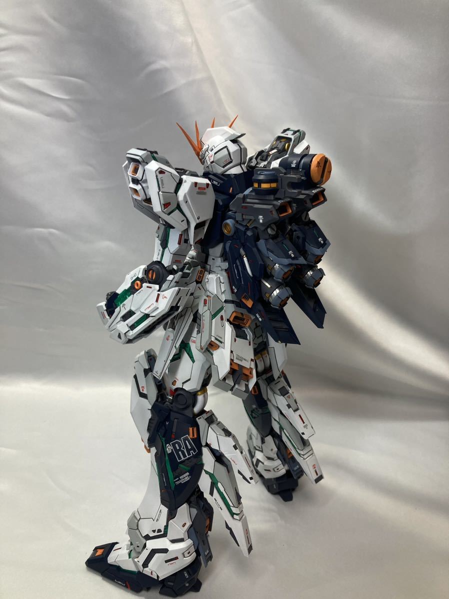 MG 1/100 RX93νガンダム 改修 塗装済完成品 ニューガンダム ガンプラ完成品 NU GUNDAM_画像7