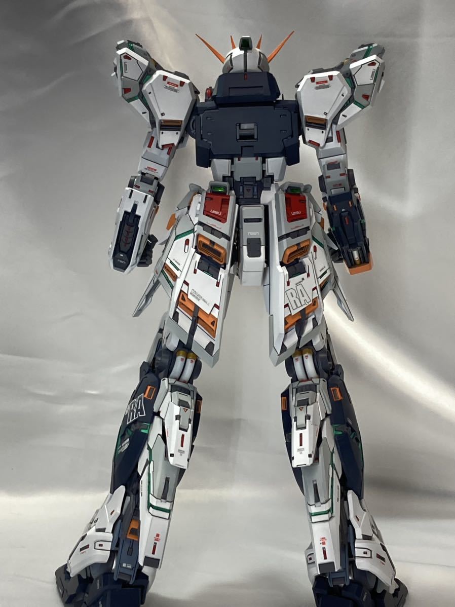 MG 1/100 RX93νガンダム 改修 塗装済完成品 ニューガンダム ガンプラ完成品 NU GUNDAM_画像10