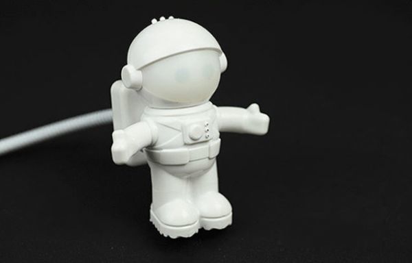 新品#宇宙飛行士USBデスクLEDランプ【2個セット】USB ポート 樹脂　ナイトライト_画像9