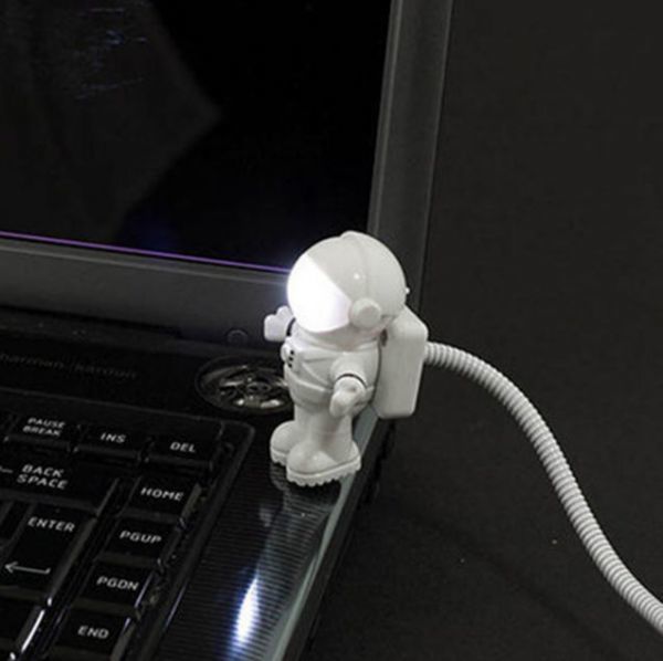 新品#宇宙飛行士USBデスクLEDランプ【2個セット】USB ポート 樹脂　ナイトライト_画像2