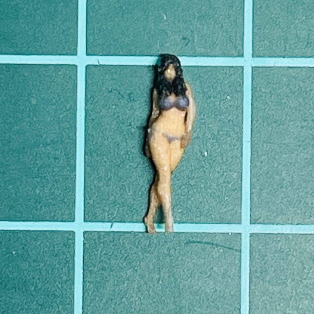 Nゲージ 水着女性 フィギュア 完成品 鉄道模型 1/64より小 ジオラマに リアルフィギュア ミニチュアイメージ ジオラマに の画像4