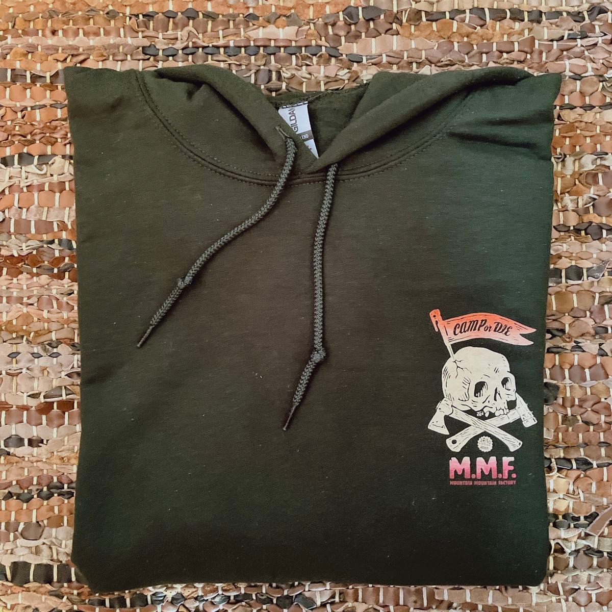新品未着用 MMF x GRINDLODGE HOODIE グラインドロッジ パーカー 新品未着用 MMF x GRINDLODGE HOODIE グラインドロッジ パーカー