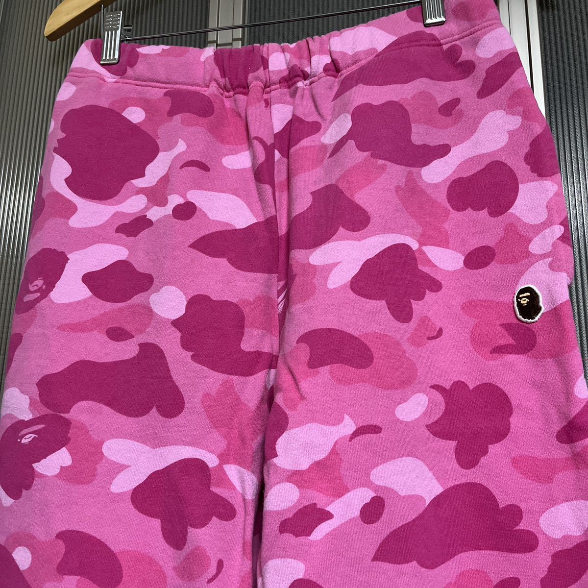 A BATHING APE Bape W Color Camo Oversized Sweat Pants アベイシングエイプ ピンク 迷彩 カモフラ 猿迷彩 スウェットパンツ size S_画像2