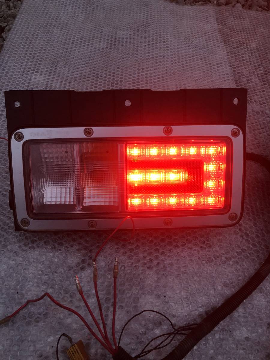 トラック イスズ ふそう 日野 純正 LED 2連テールライト 2連 トラック イスズ ふそう 日野 純正 LED 2連テールライト 2連