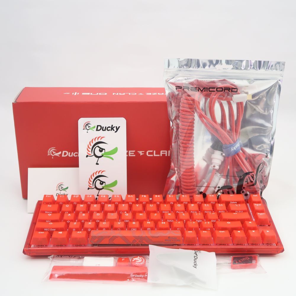 美品 Ducky ダッキー FaZe Clan x Ducky one 3 SF メカニカルゲーミングキーボード 有線 赤軸 コラボ ゲーム PC周辺機器 HU810_画像1