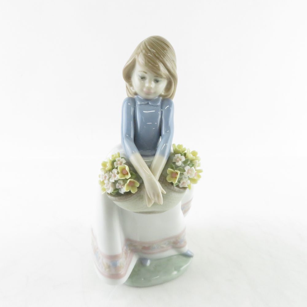 美品 LLADRO リヤドロ 5467 五月の花 フィギュリン 置物 陶器人形 女の子 5月 西洋陶磁 SU5105V_画像1