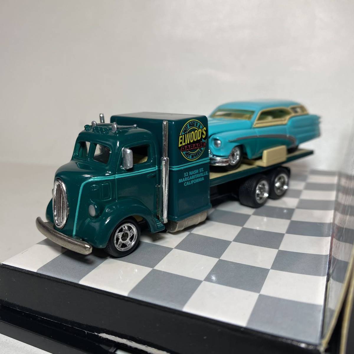 ホットウィール 1/64 ELWOODY COSTOM CARS ラリーウッド FORD COE '50 Buick wagon ビュイック_画像3