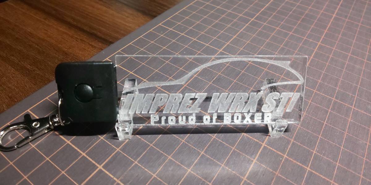 インプレッサ WRX STI スバル GRB GRF ボクサーエンジン　光る　アクリル　キーホルダー　7色発行切り替え　USB充電タイプ_画像2